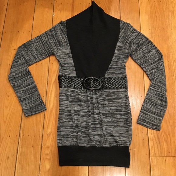 Women’s Wet Seal Sweater Black/Gray Long Sleeve - Picture 2 of 6
